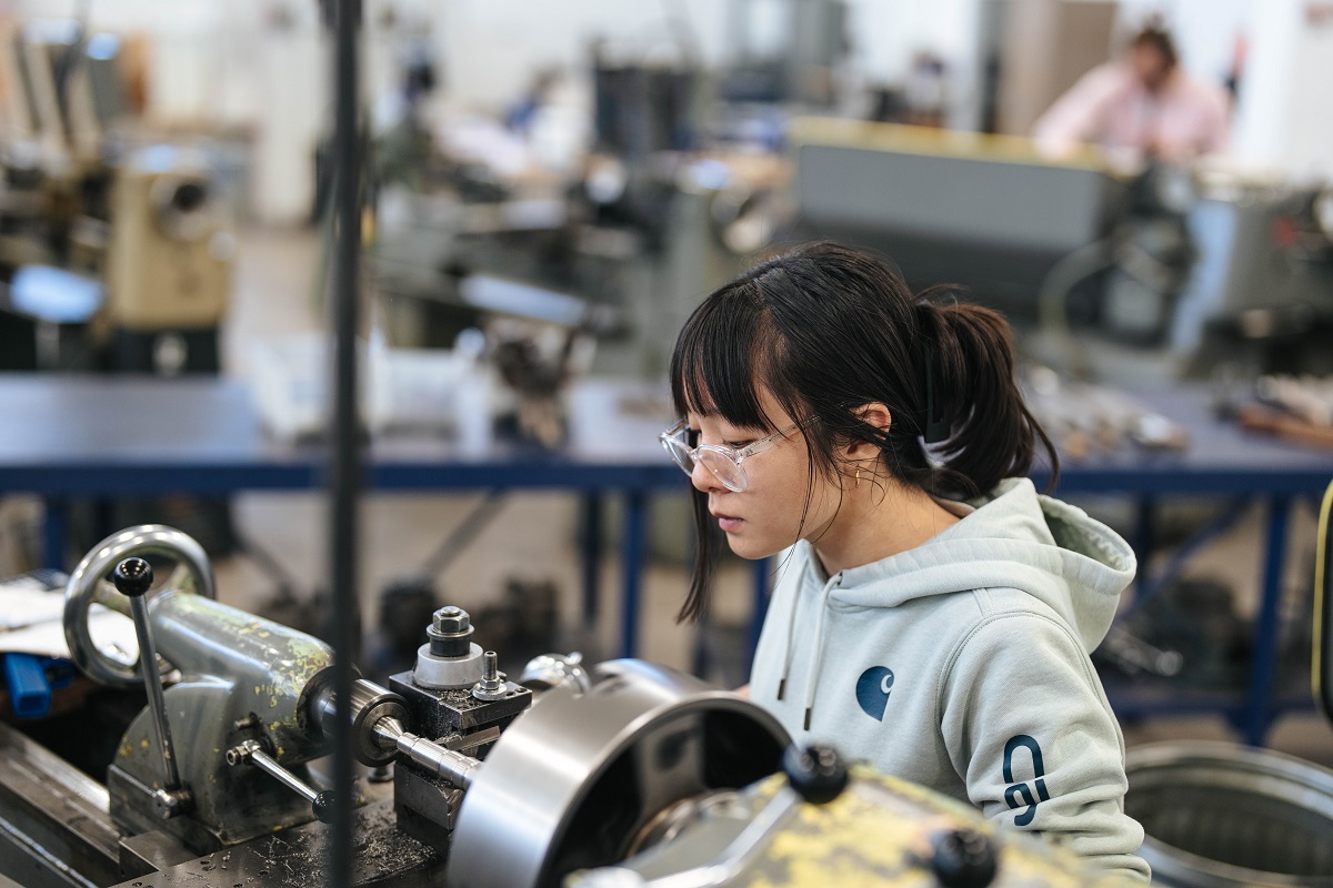 Student in Oregon Tech Metal Shop