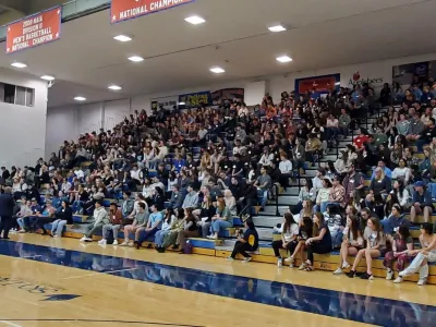 President Naganathan speaking to incoming students at New Student Orientation in Sept