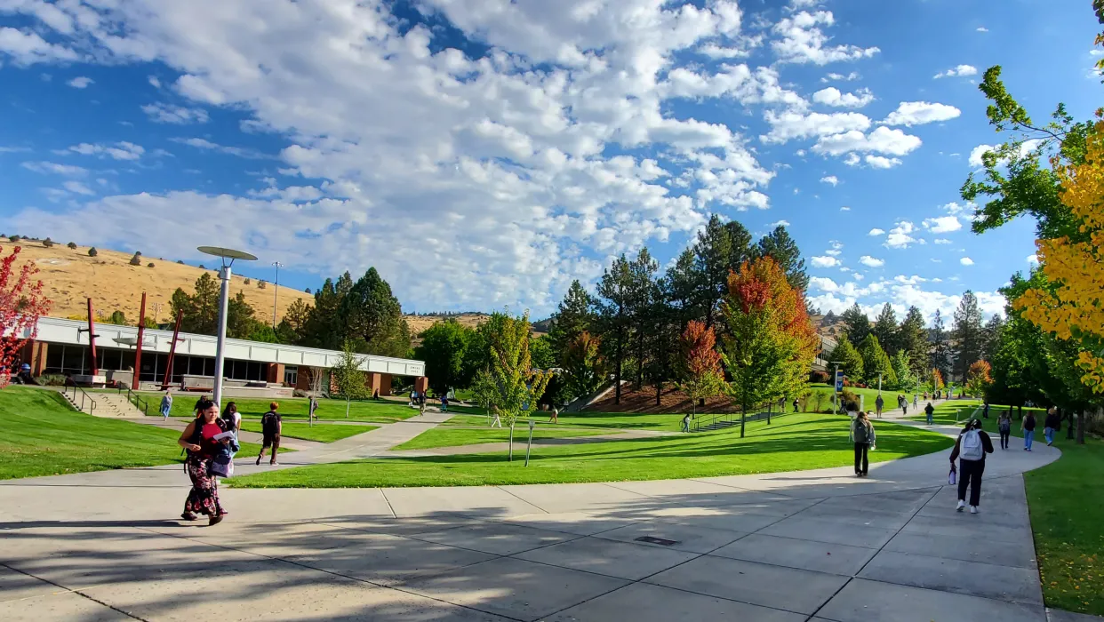 Klamath Falls Campus in Fall